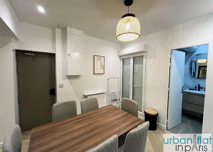 Urban Flat 178 - Cosy Chic 2 Bedroom Flat In Paris